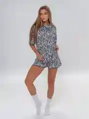 Черный пижама с шортами и футболкой трикотажная