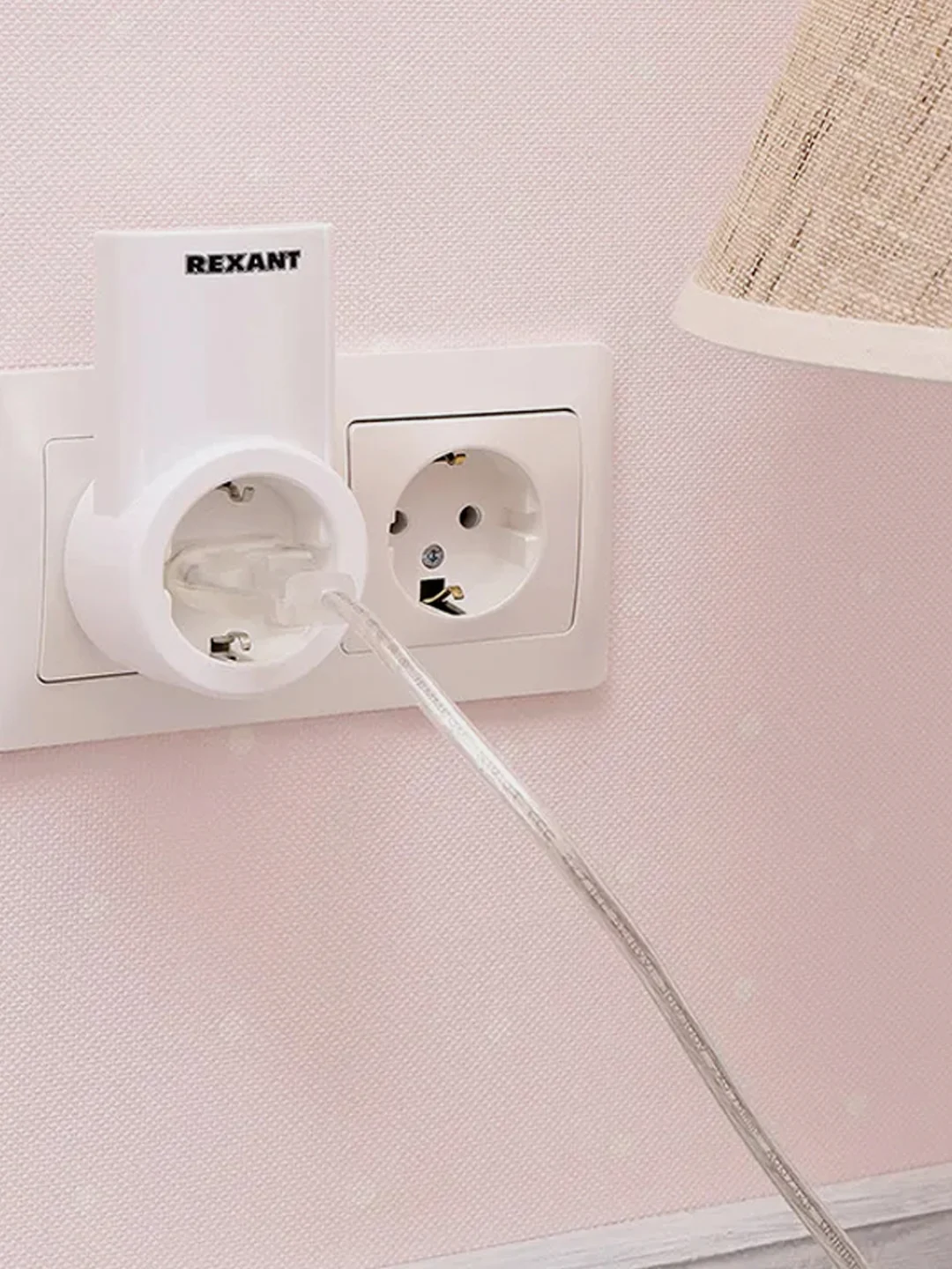 Радиоуправляемая розетка c пультом REXANT RX-001, 10А/30м