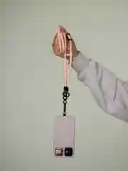Шнурок на шею для телефона и ключей