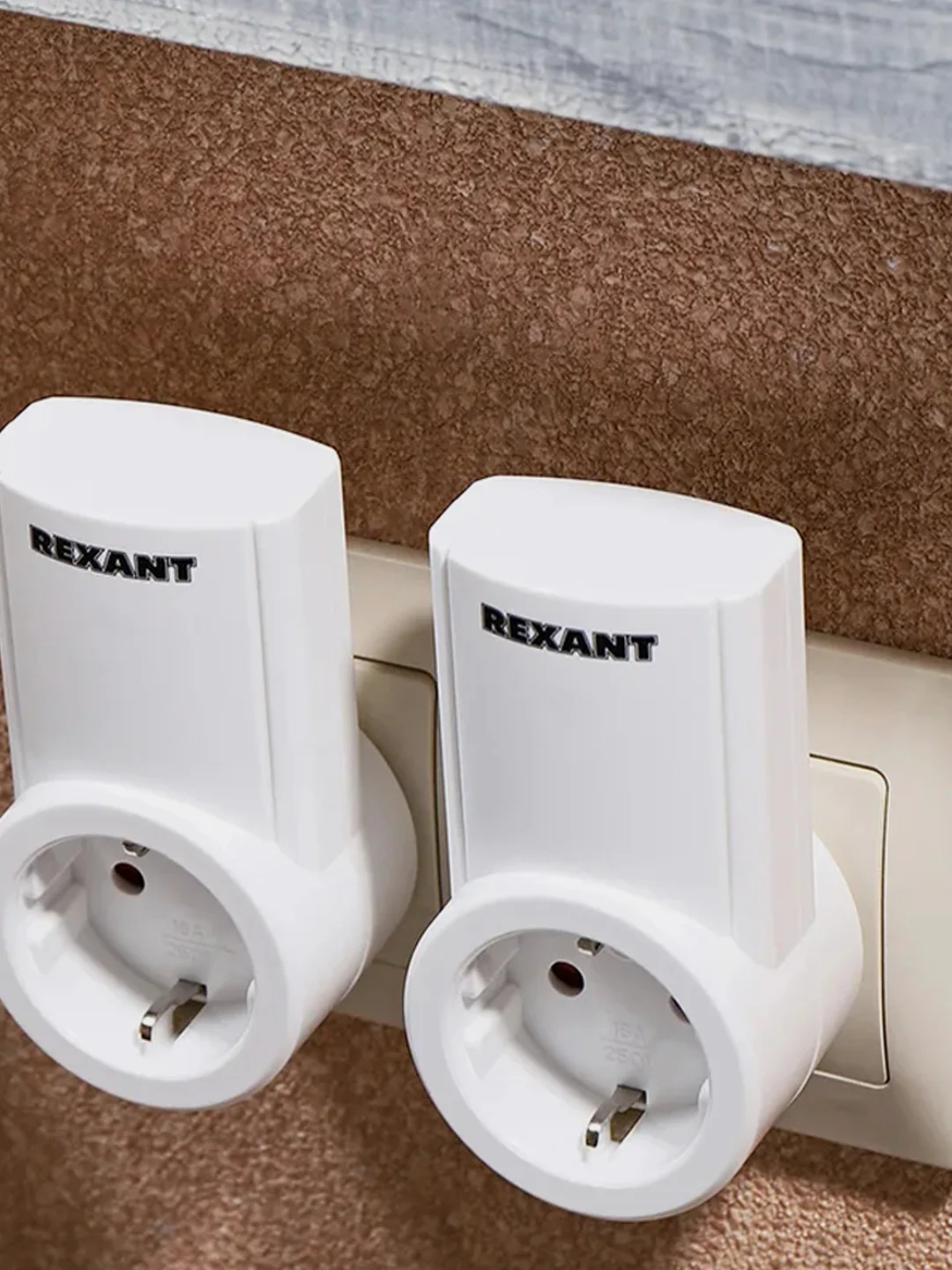 Радиоуправляемая розетка c пультом REXANT RX-002, 10А/30м