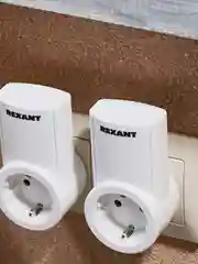 Радиоуправляемая розетка c пультом REXANT RX-002, 10А/30м