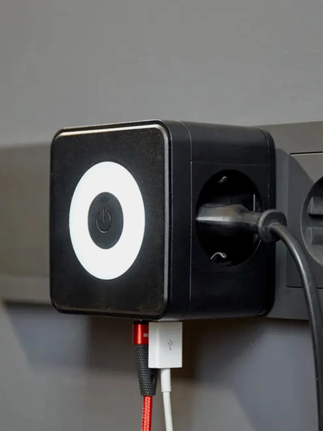 Двойник электрический REXANT, 16А, с/з, 2хUSB-A, 2,4А, USB Type-C, 3А с подсветкой