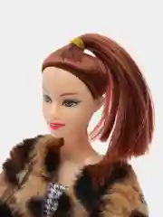 Кукла модель в платье