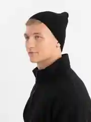 Черный шапка демисезонная мужская