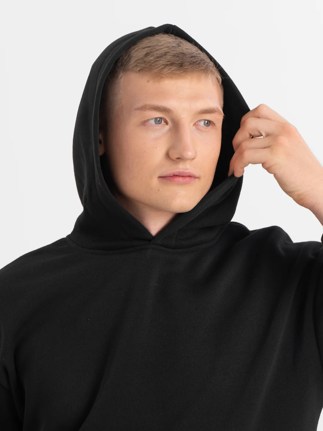 Черный костюм мужской спортивный: худи и брюки, костюм утепленный
