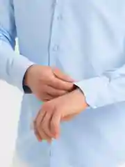 Белый рубашка мужская, классическая, с длинным рукавом, приталенный крой