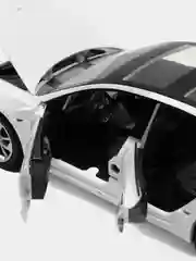 Белый игрушка масштабная модель авто 1:24 TESLA Model 3