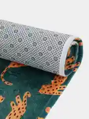 Зеленый коврик для ванной и туалета мягкий "Стая леопардов" (bath385242)