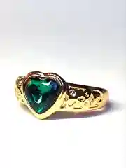 Кольцо массивное с изумрудным камнем