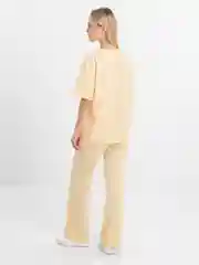 Кремовый спортивный костюм женский