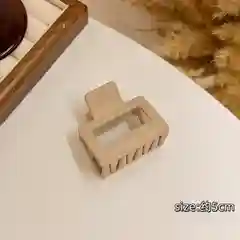 Маленький крабик-заколка