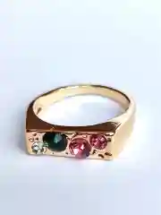 Кольцо металлическое с камнями
