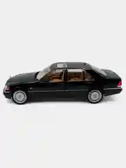 Черный масштабная металлическая модель авто 1:24 MERCEDES-BENZ W140