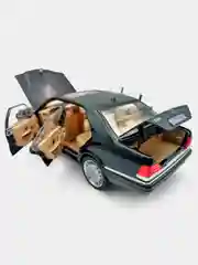 Черный масштабная металлическая модель авто 1:24 MERCEDES-BENZ W140