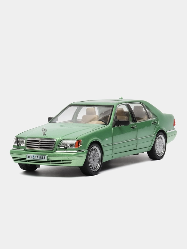 Масштабная металлическая модель авто 1:24 MERCEDES-BENZ W140