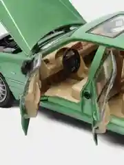 Белый масштабная металлическая модель авто 1:24 MERCEDES-BENZ W140