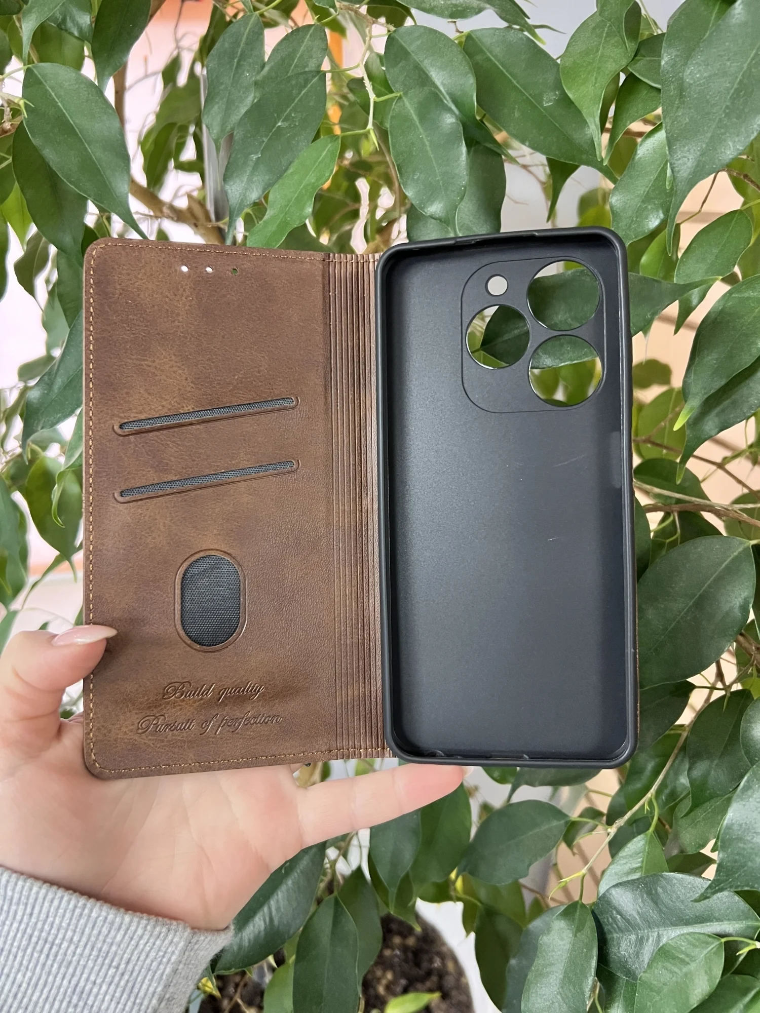 Тёмно-коричневый чехол книжка elitcase для Tecno Spark GO 2024 и Spark 20 и Spark 20C и Pop 8