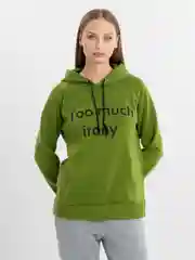 Зеленый женский костюм