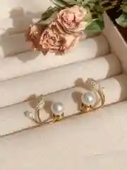 Молочный женские серьги с жемчугом и стразами