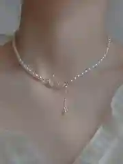Женское жемчужное ожерелье - цепочка с бабочкой