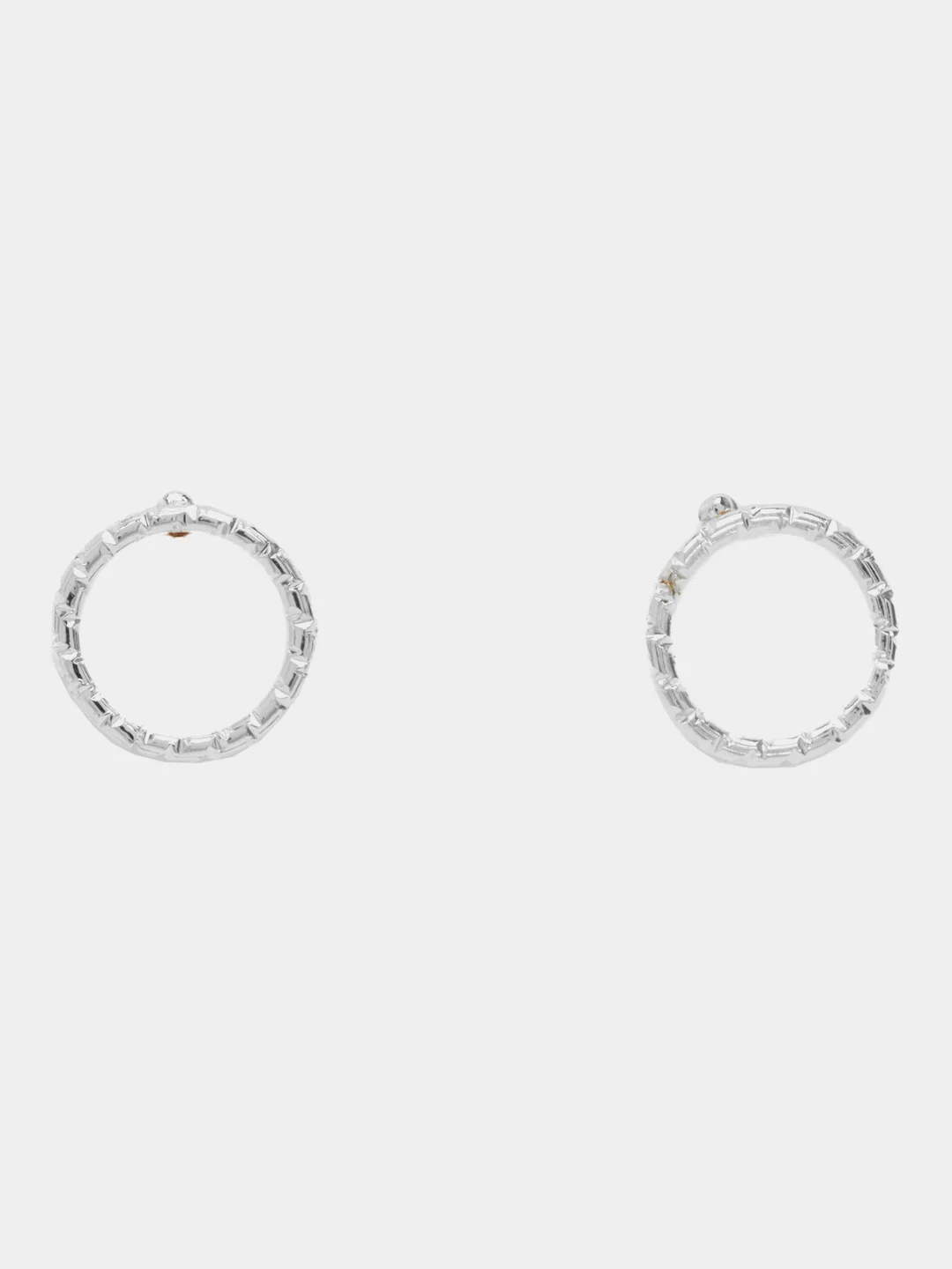 Изысканные серебряные серьги