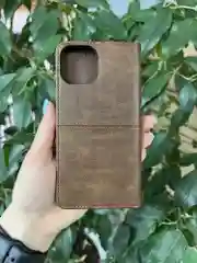 Тёмно-коричневый чехол книжка elitcase для Apple iPhone 15 / Айфон 15