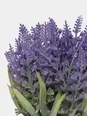 Лавандовый цветы искусственные и растения в горшке, лаванда