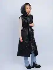 Черный жилет стёганый удлинённый
