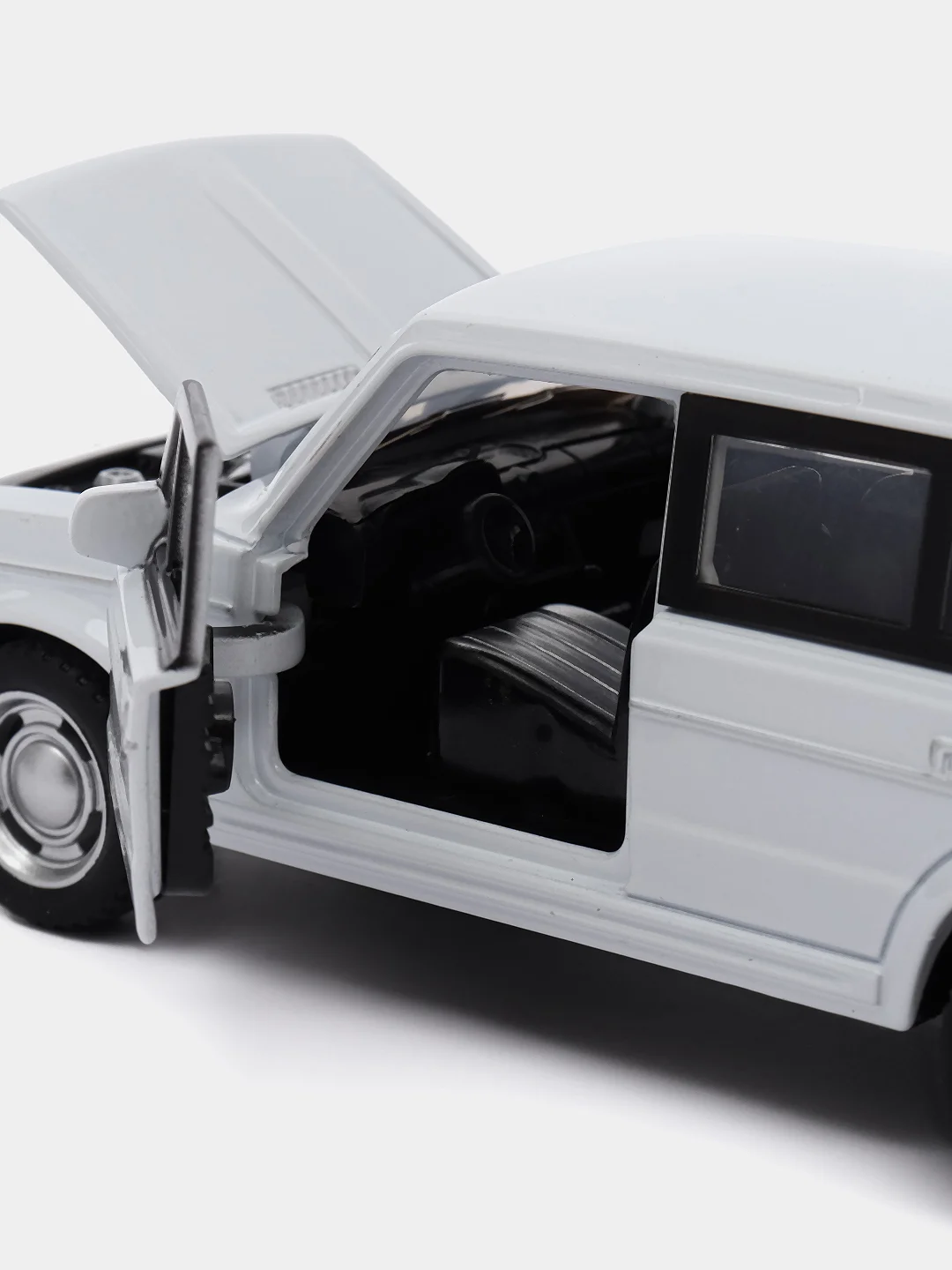 Белый металличсекая модель Класика Шестерка Семерка 1:32 Diecast replica