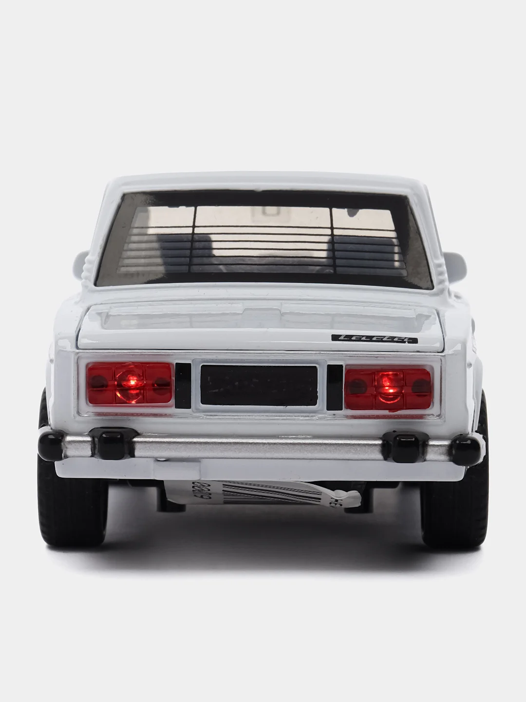 Белый металличсекая модель Класика Шестерка Семерка 1:32 Diecast replica