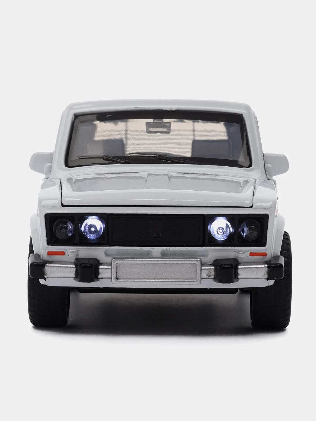 Белый металличсекая модель Класика Шестерка Семерка 1:32 Diecast replica
