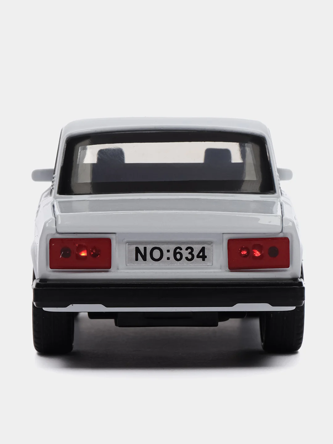 Кремовый металличсекая модель Класика Шестерка Семерка 1:32 Diecast replica