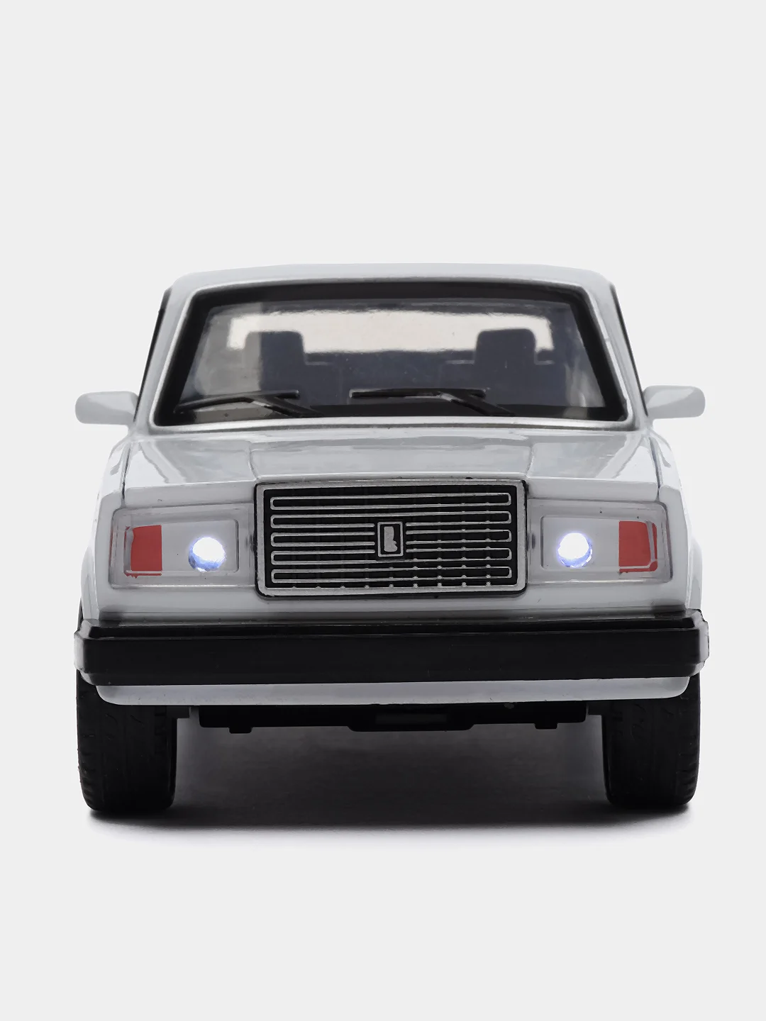 Кремовый металличсекая модель Класика Шестерка Семерка 1:32 Diecast replica