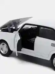 Кремовый металличсекая модель Класика Шестерка Семерка 1:32 Diecast replica