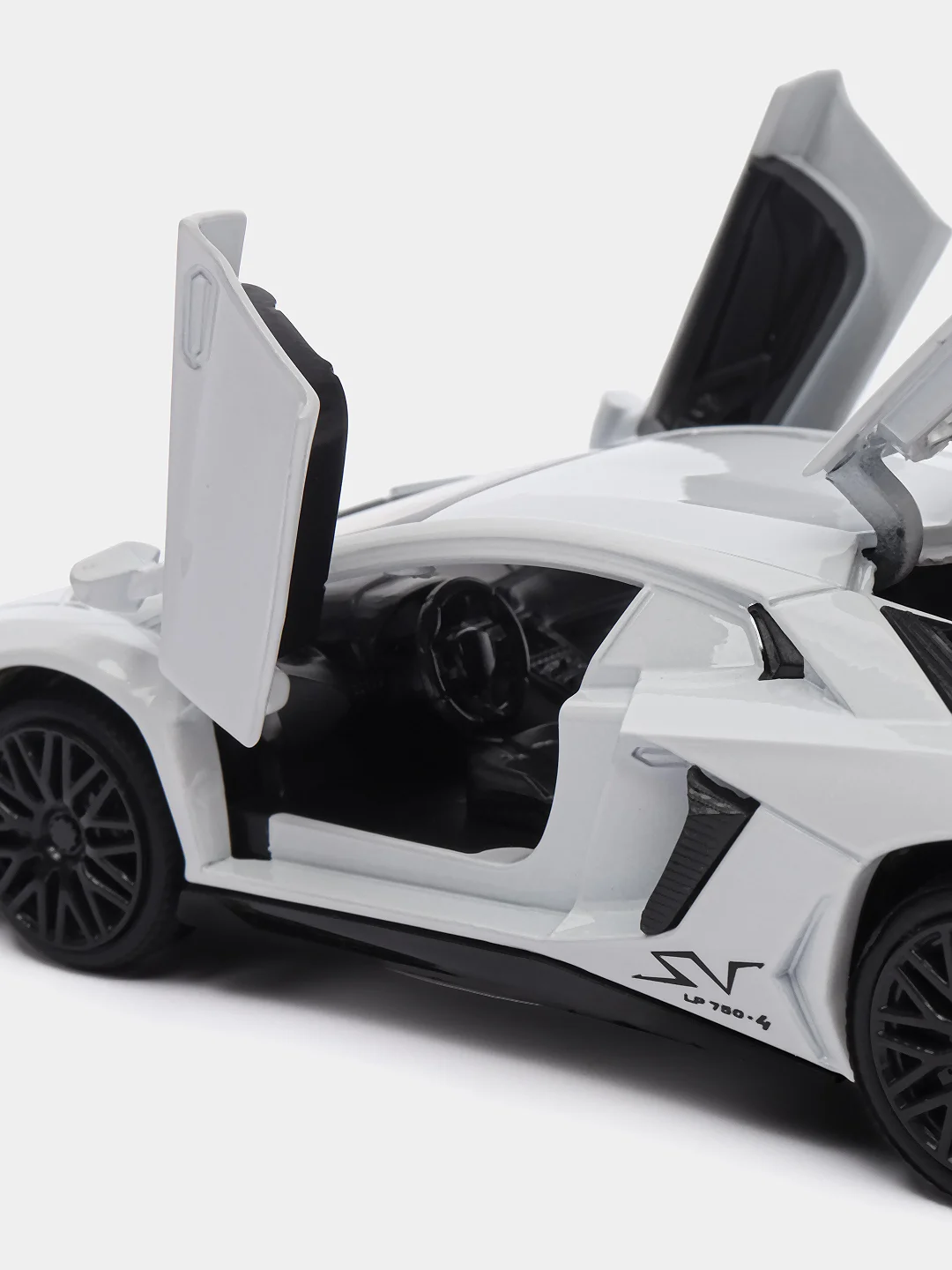 Белый металлическая модель Lamborghini Aventodor MiniAuto 1:32  32126