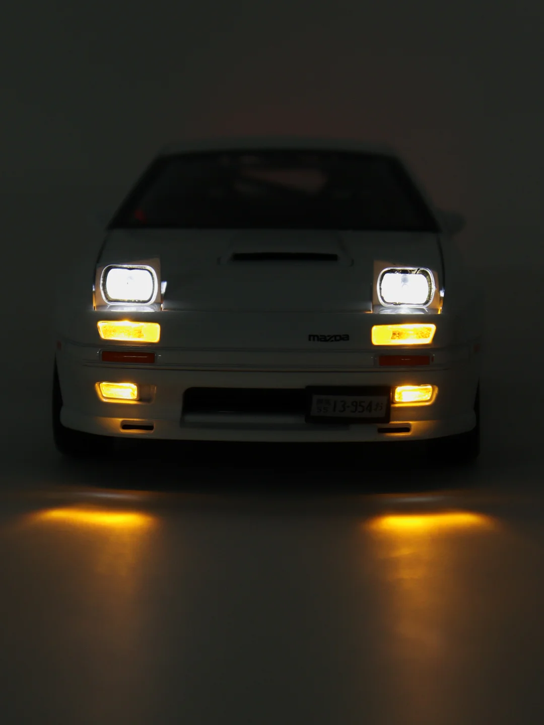 Белый масштабная металлическая модель авто 1:24 MAZDA RX7