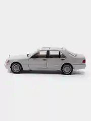 Белый масштабная металлическая модель авто 1:24 MERCEDES-BENZ W140