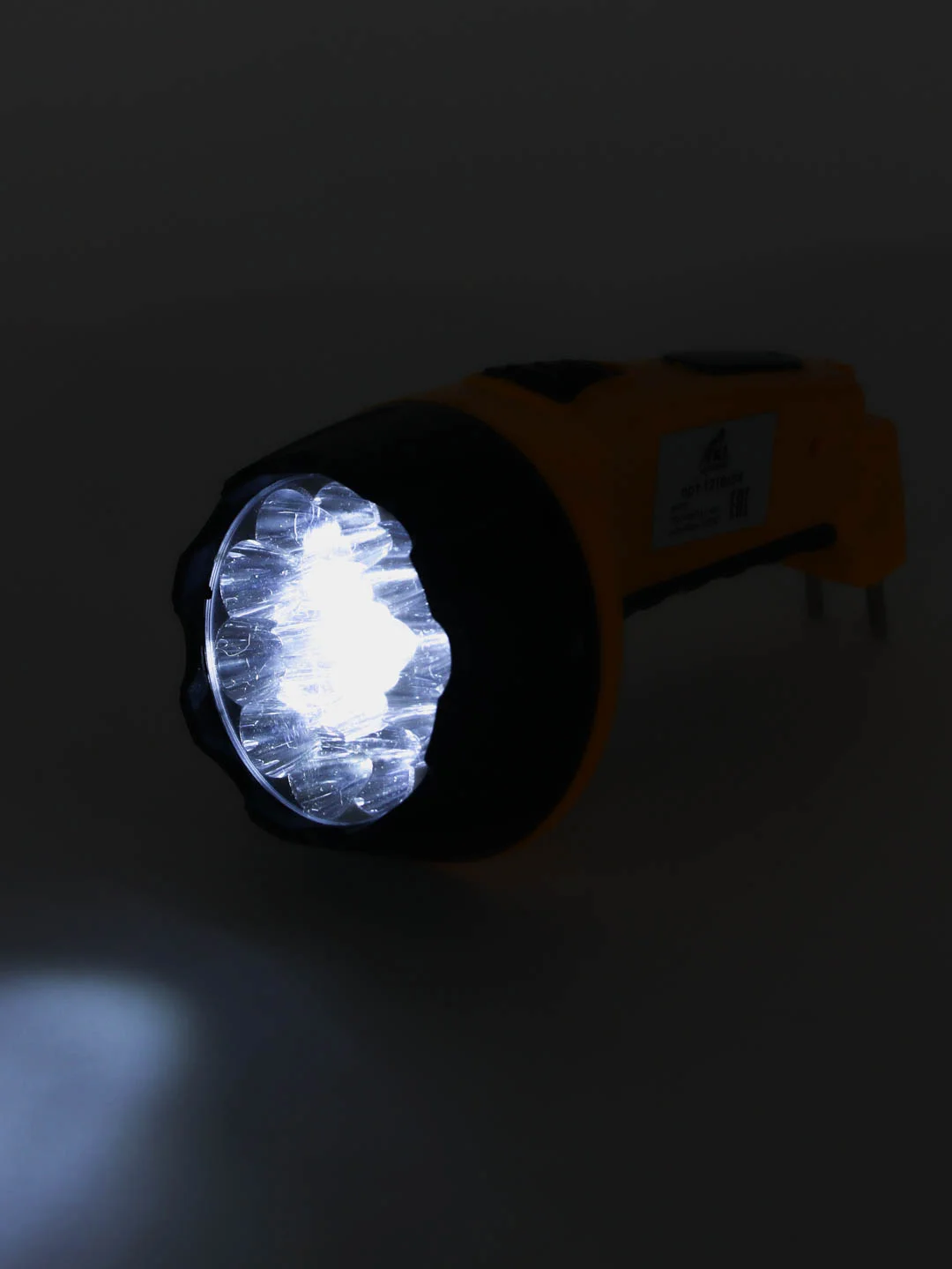 Фонарь аккумуляторный, 15LED 3W, с прямой зарядкой 220