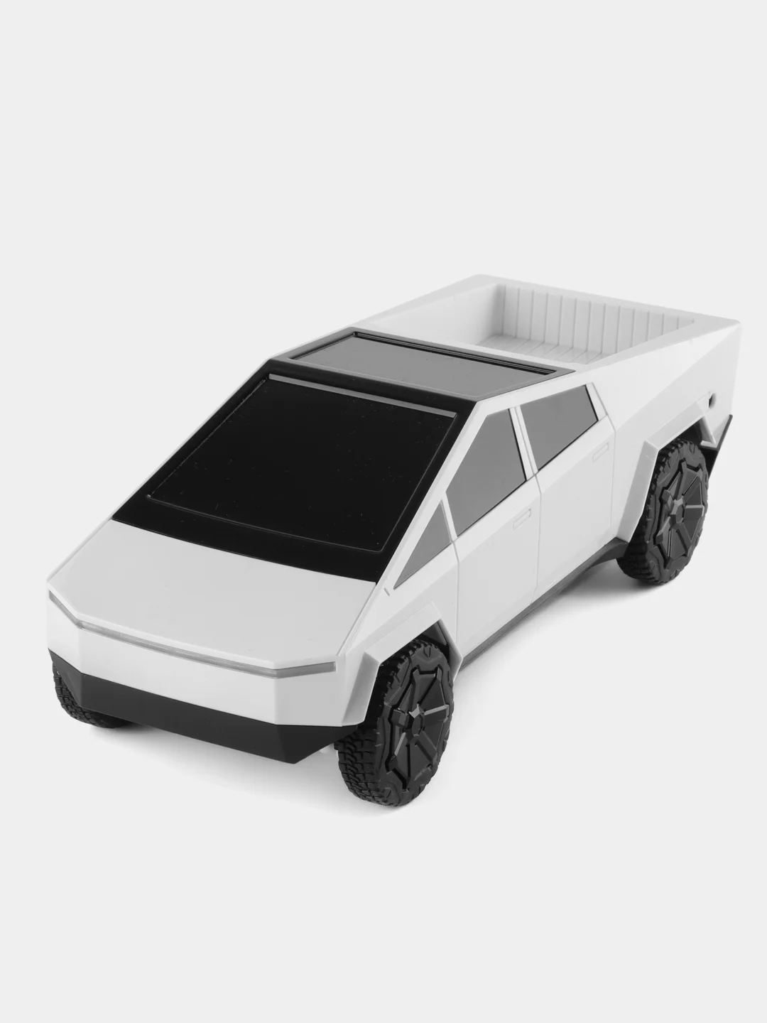 Белый радиоуправляемая машинка Cybertruck Tesla, на пульте управления 1:18 (кибертрак, тесла)