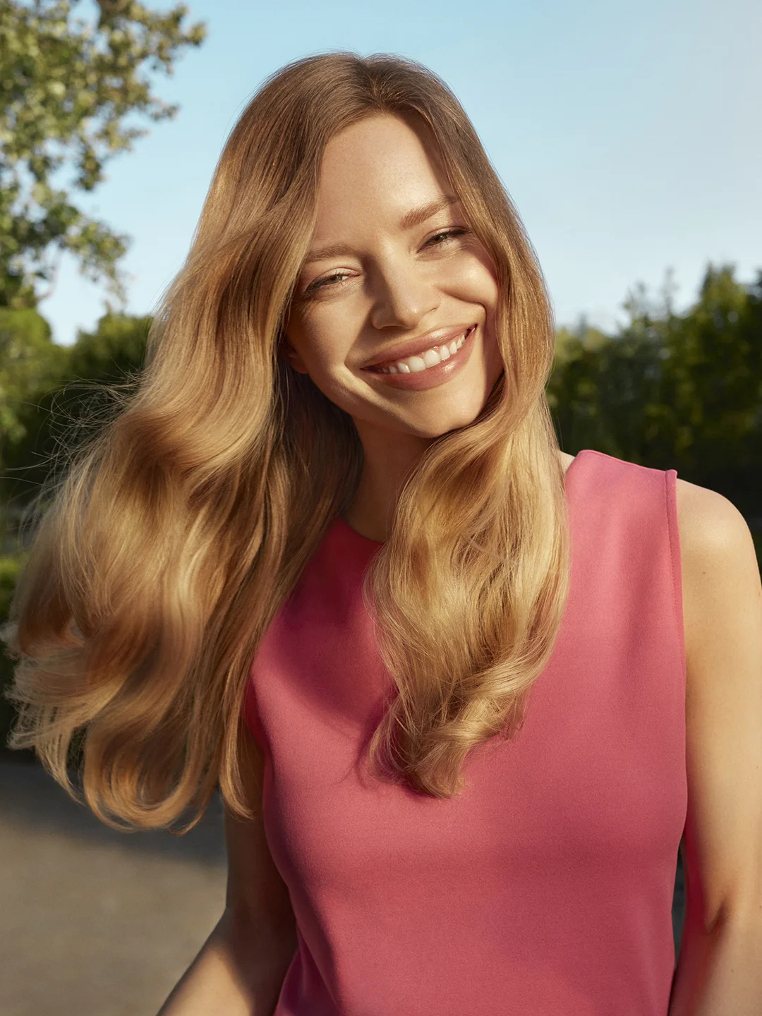 AVON Шампунь-кондиционер для волос 2 в 1 "Непревзойденный объем", 700 мл