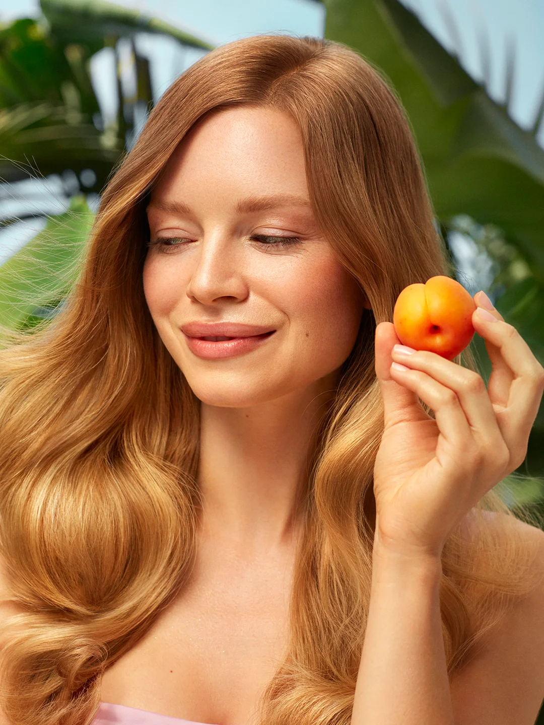 AVON Шампунь-кондиционер для волос 2 в 1 "Абсолютная сила", 700 мл