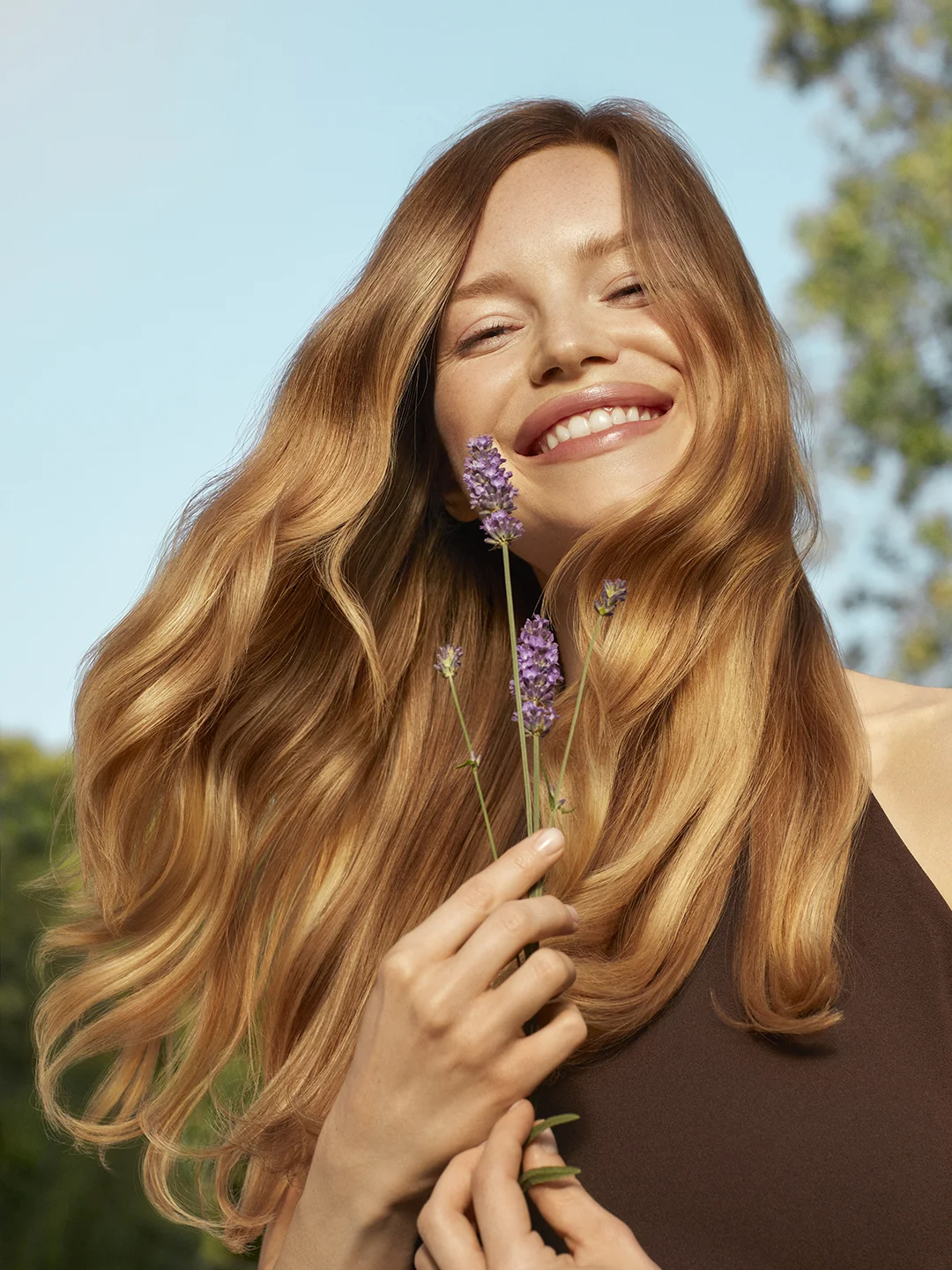 AVON Шампунь-кондиционер для волос 2 в 1 "Природная свежесть", 700 мл