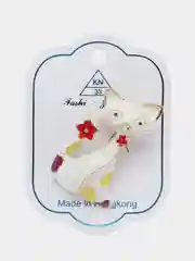 Белый брошь Кошка