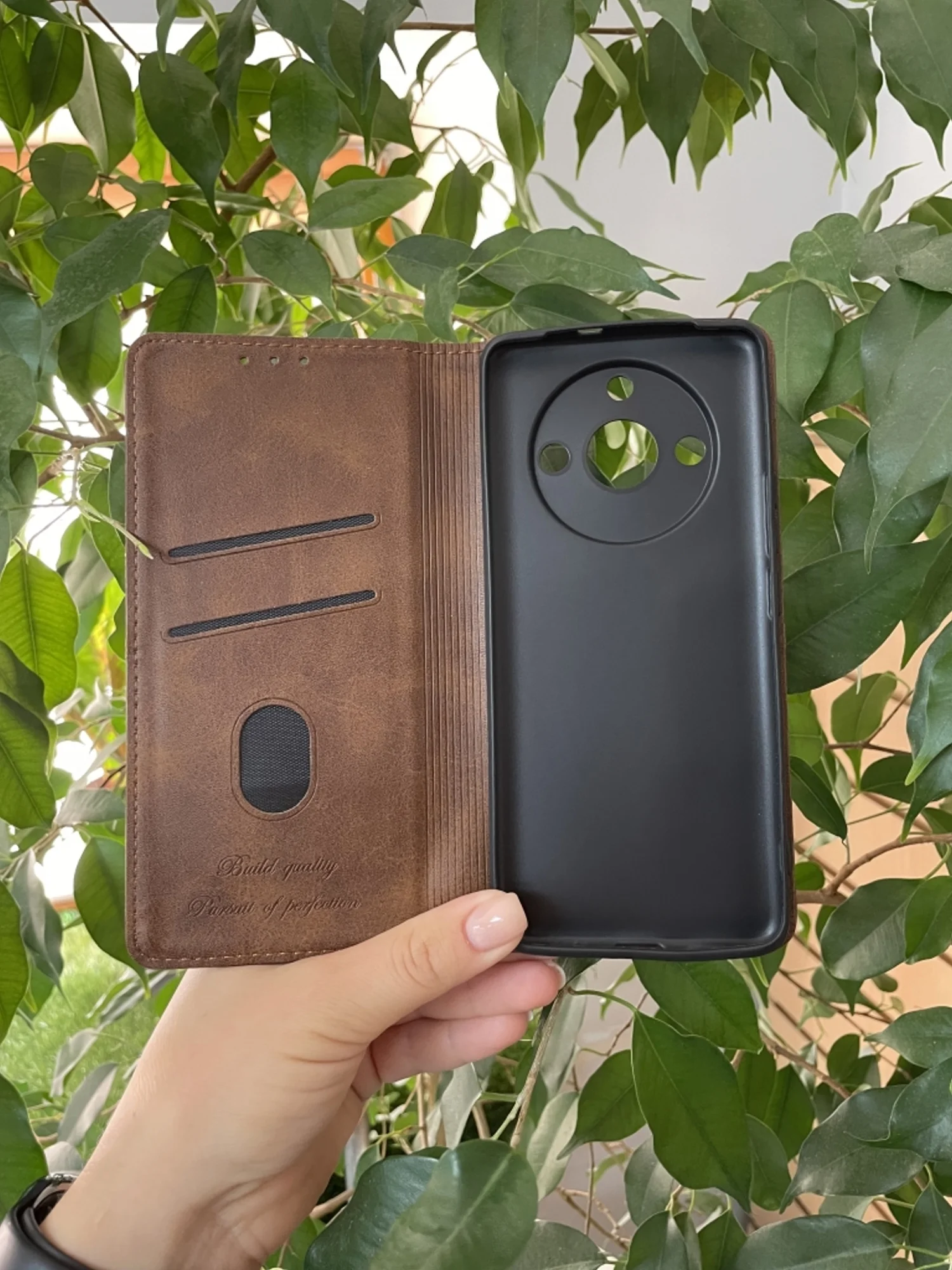 Тёмно-коричневый чехол книжка elitcase для Realme 11 Pro и 11 Pro Plus / Реалми 11 Про и 11 Про +
