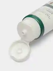 Пенка с экстрактом сосны для проблемной кожи Round Lab Pine Calming Cica Cleanser, 150 мл