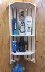 Полка для бани и сауны, угловая с крючками