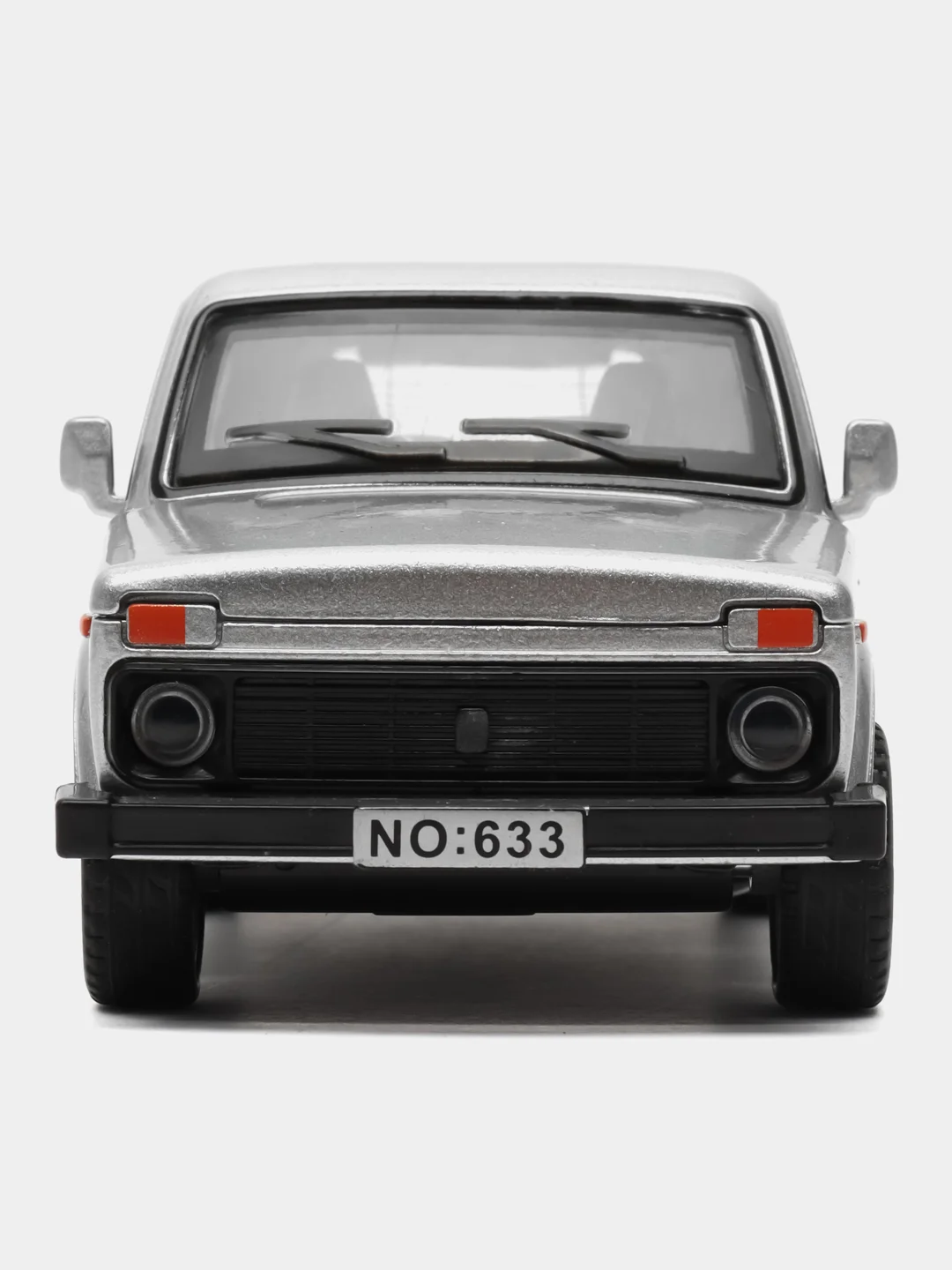 Серебряный lada 2121 Нива 1:32 A4069