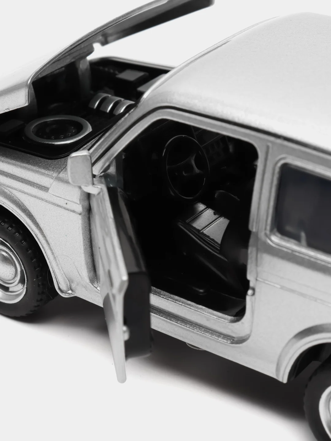 Серебряный lada 2121 Нива 1:32 A4069