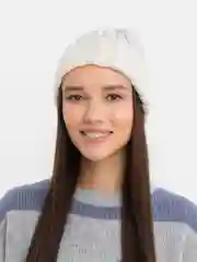 Белый шапка шерстяная осенне - зимняя