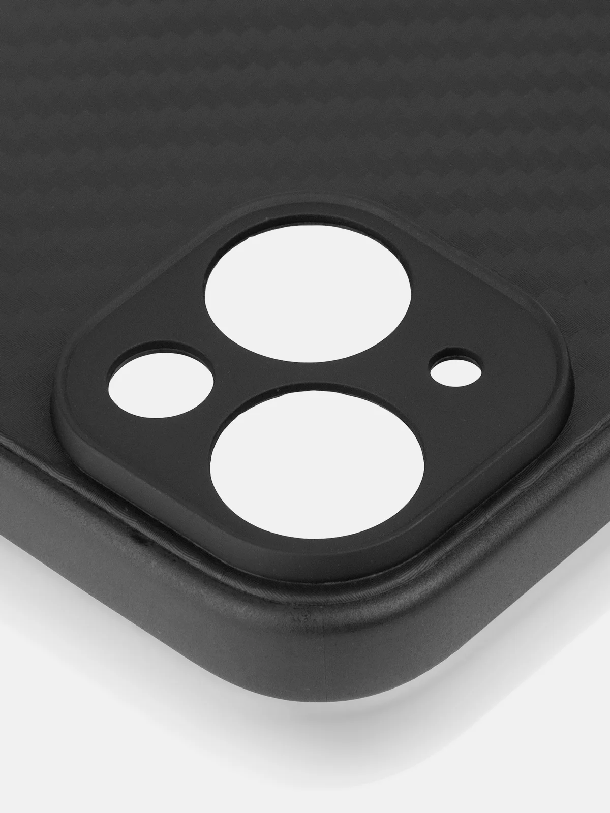 Черный ребристый чехол для Apple iPhone 15 силиконовый ROSCO матовый тонкий с текстурой карбон